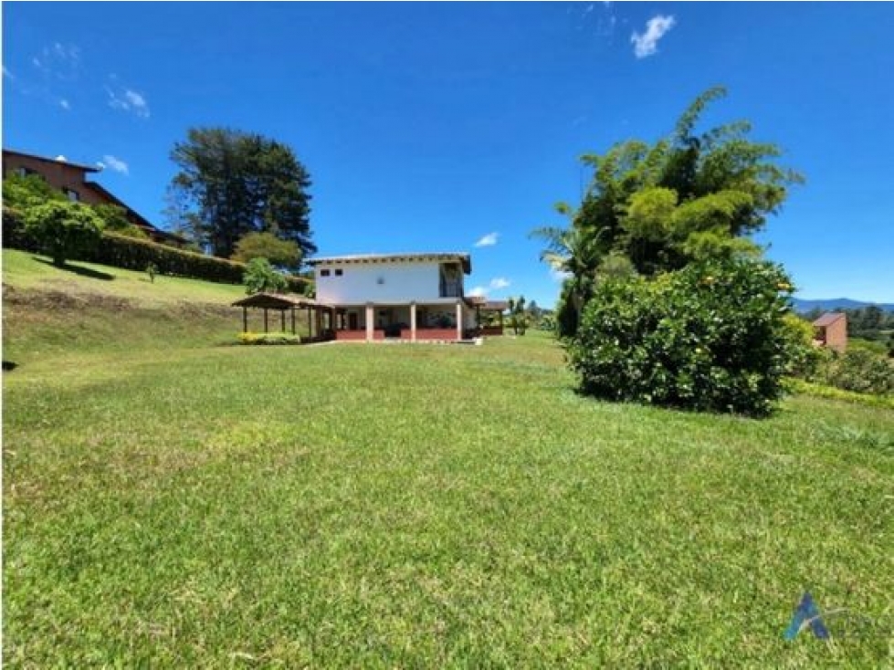 Casa de 3 alcobas en venta en Las Garzonas, Marinilla, 300 m² · foto 2 de 24