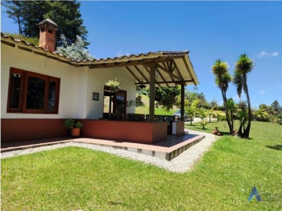 Casa de 3 alcobas en venta en Las Garzonas, Marinilla, 300 m² · foto 3 de 24