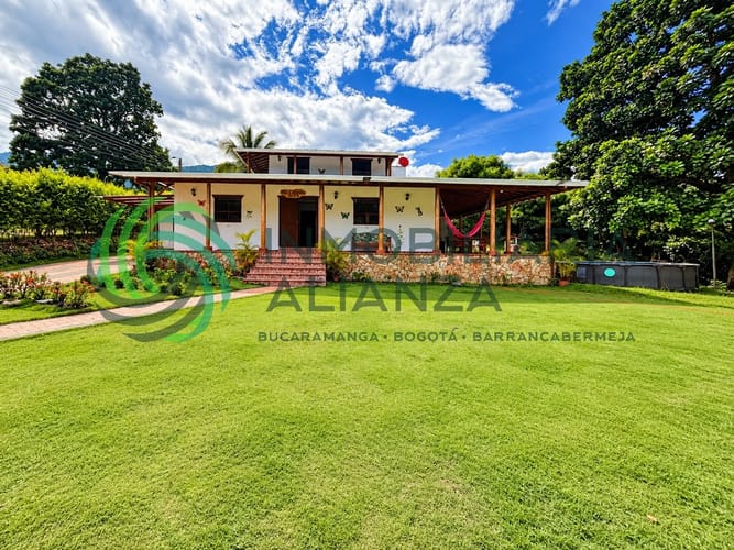 Casa de 3 alcobas en venta en Los Llanitos, Piedecuesta, 250 m² · foto 5 de 24