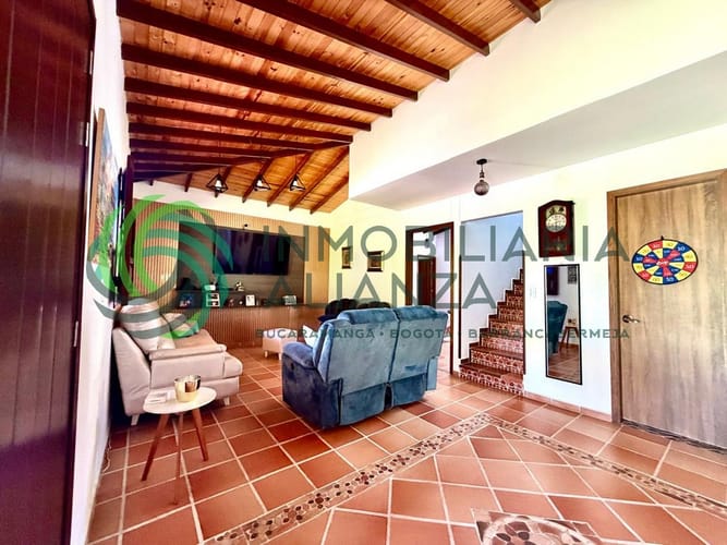 Casa de 3 alcobas en venta en Los Llanitos, Piedecuesta, 250 m² · foto 7 de 24