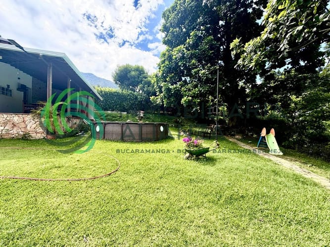 Casa de 3 alcobas en venta en Los Llanitos, Piedecuesta, 250 m² · foto 10 de 24