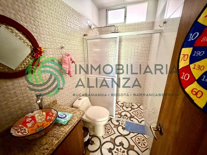 Casa de 3 alcobas en venta en Los Llanitos, Piedecuesta, 250 m² · foto 12 de 24
