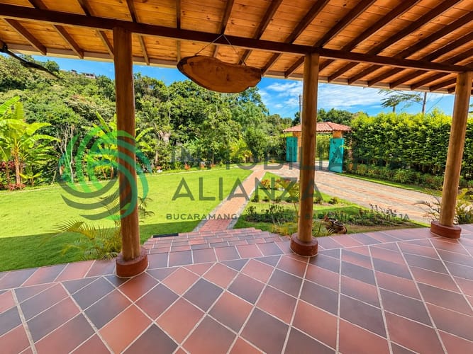 Casa de 3 alcobas en venta en Los Llanitos, Piedecuesta, 250 m² · foto 14 de 24