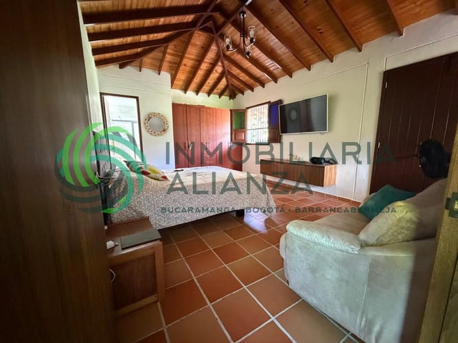 Casa de 3 alcobas en venta en Los Llanitos, Piedecuesta, 250 m² · foto 22 de 24