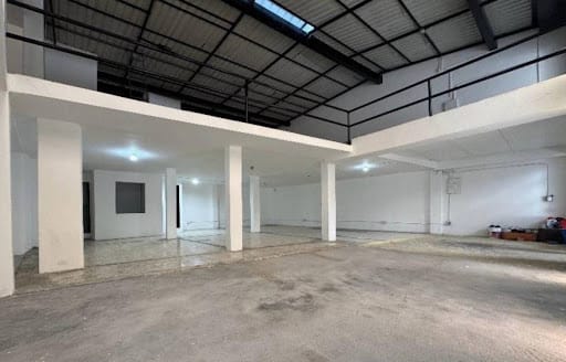 Bodega en arriendo en Viviendas Del Sur, Itagüí, 1080 m² · foto 2 de 17
