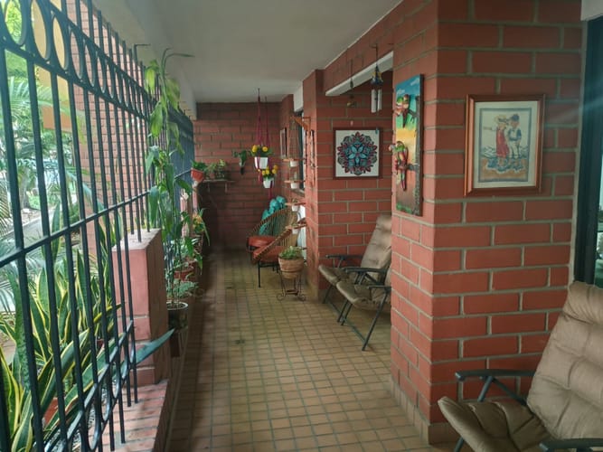 Apartamento de 3 alcobas en venta en Laureles, Medellín, 131 m² · foto 2 de 22
