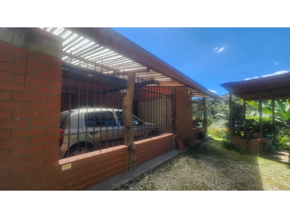 Casa de 3 alcobas en venta en La Mosca, Guarne, 168 m² · foto 9 de 24