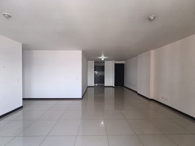Apartamento de 3 alcobas en arriendo en Loma Del Esmeraldal, Envigado, 112 m² · foto 11 de 20
