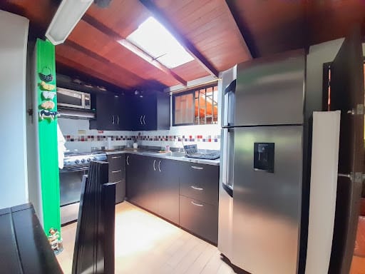 Casa de 5 alcobas en venta en El Chocho, Envigado, 194 m² · foto 4 de 15