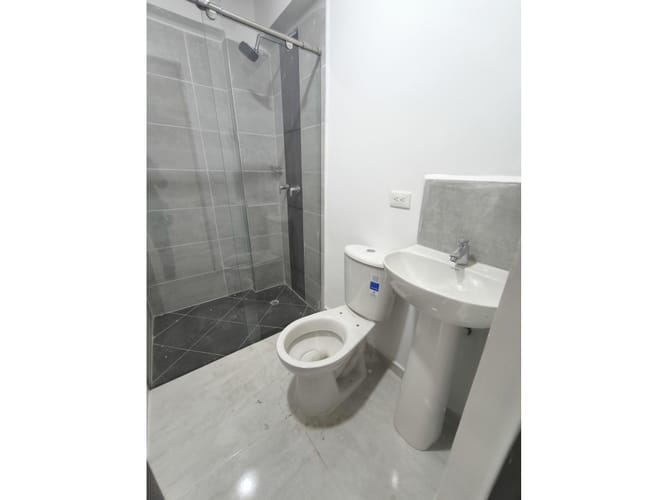 Edificio en venta en El Gran Limonar Cataya, Cali, 1100 m² · foto 12 de 24