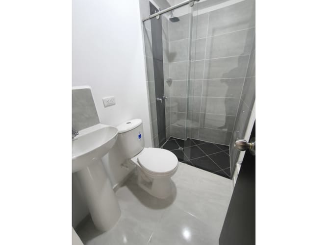 Edificio en venta en El Gran Limonar Cataya, Cali, 1100 m² · foto 19 de 24