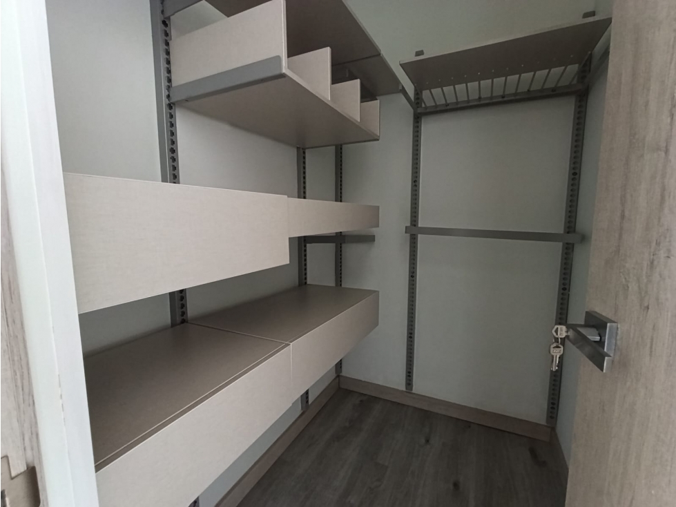 Apartamento en venta en Loma Del Escobero, Envigado · foto 9 de 15