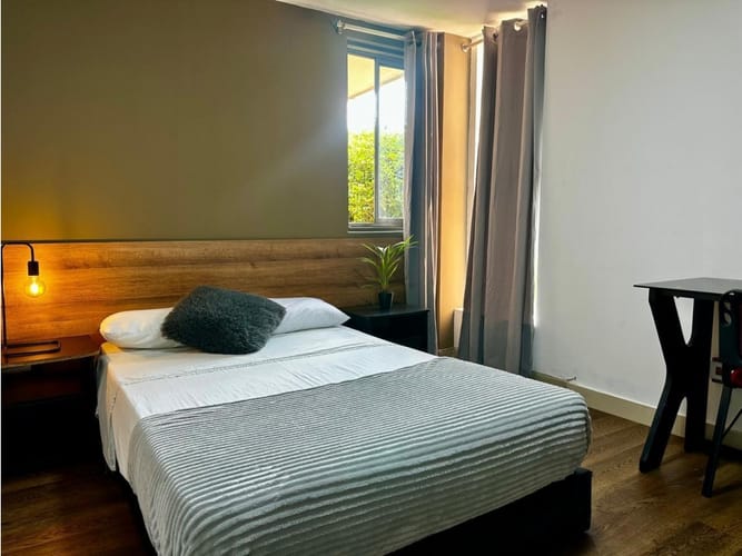 Apartaestudio en venta en La Aguacatala, Medellín, 245 m² · foto 5 de 24