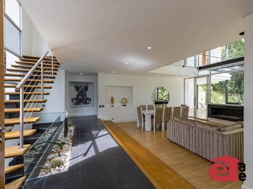 Casa de 6 alcobas en arriendo en Belén, Medellín, 502 m² · foto 2 de 24
