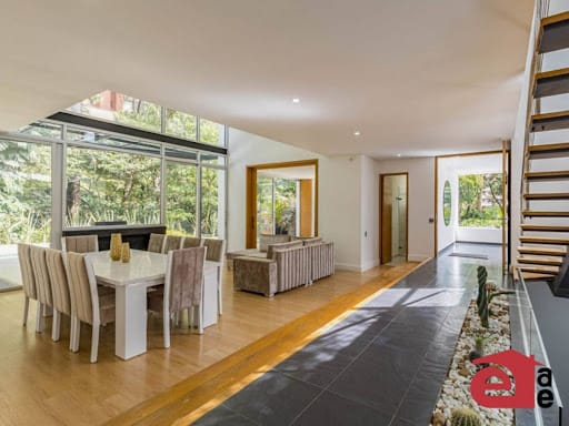 Casa de 6 alcobas en arriendo en Belén, Medellín, 502 m² · foto 5 de 24