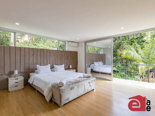 Casa de 6 alcobas en arriendo en Belén, Medellín, 502 m² · foto 9 de 24