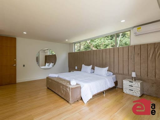 Casa de 6 alcobas en arriendo en Belén, Medellín, 502 m² · foto 10 de 24
