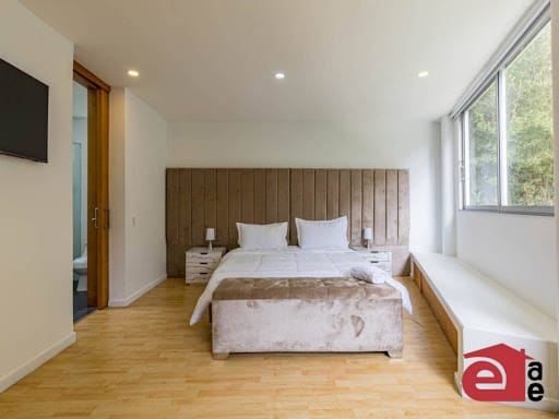 Casa de 6 alcobas en arriendo en Belén, Medellín, 502 m² · foto 11 de 24