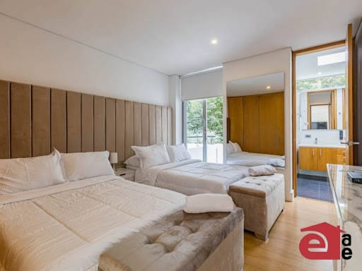 Casa de 6 alcobas en arriendo en Belén, Medellín, 502 m² · foto 14 de 24