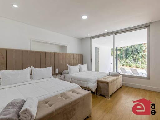 Casa de 6 alcobas en arriendo en Belén, Medellín, 502 m² · foto 15 de 24