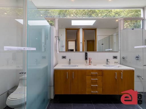 Casa de 6 alcobas en arriendo en Belén, Medellín, 502 m² · foto 18 de 24