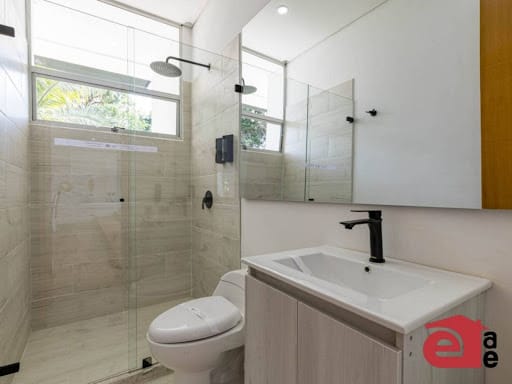 Casa de 6 alcobas en arriendo en Belén, Medellín, 502 m² · foto 20 de 24