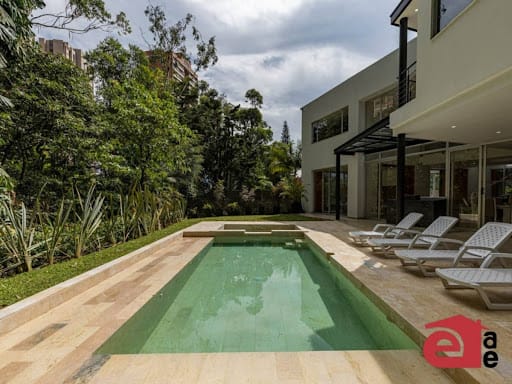 Casa de 6 alcobas en arriendo en Belén, Medellín, 502 m² · foto 24 de 24