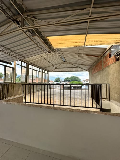 Casa de 7 alcobas en venta en Metropolitano Del Norte, Cali, 336 m² · foto 3 de 15