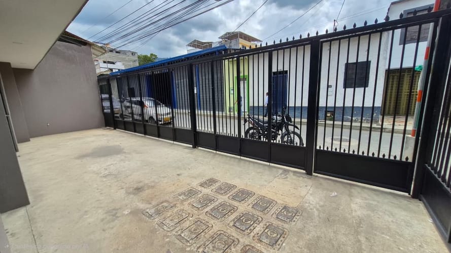 Apartamento de 3 alcobas en venta en Centro, Piedecuesta, 75 m² · foto 2 de 13