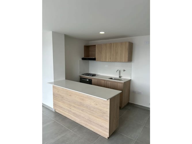 Apartamento de 3 alcobas en venta en Loma De San Jose, Sabaneta, 67 m² · foto 2 de 15