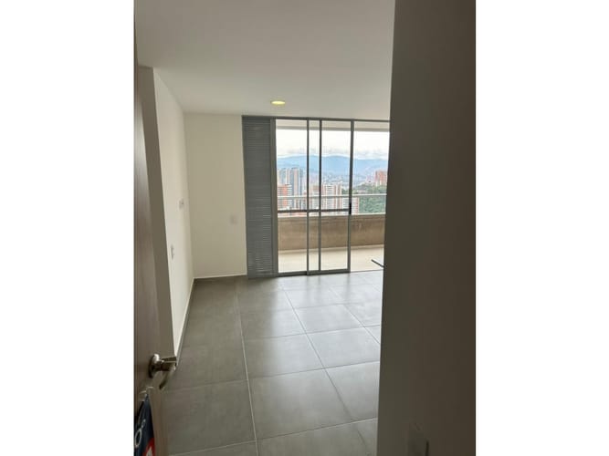 Apartamento de 3 alcobas en venta en Loma De San Jose, Sabaneta, 67 m² · foto 3 de 15