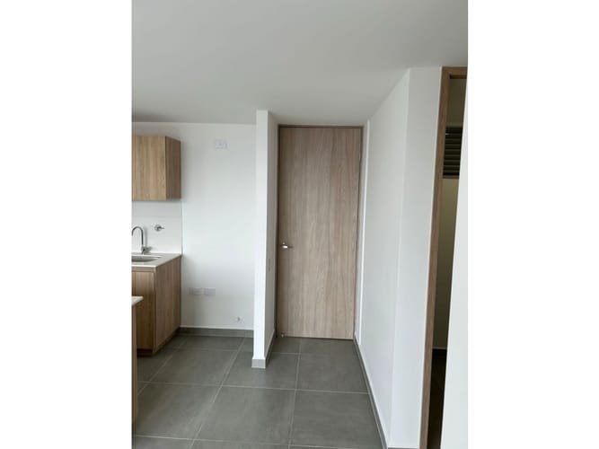 Apartamento de 3 alcobas en venta en Loma De San Jose, Sabaneta, 67 m² · foto 4 de 15