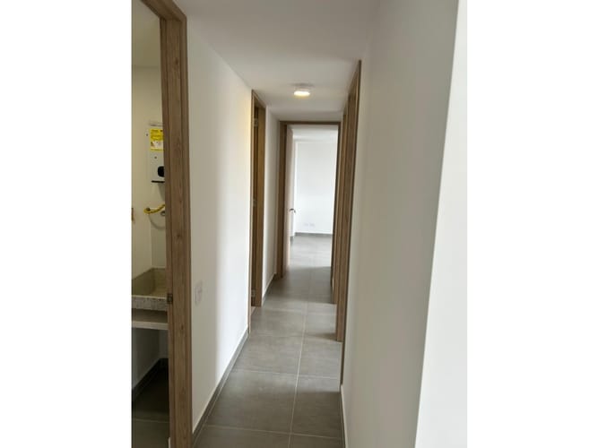 Apartamento de 3 alcobas en venta en Loma De San Jose, Sabaneta, 67 m² · foto 5 de 15
