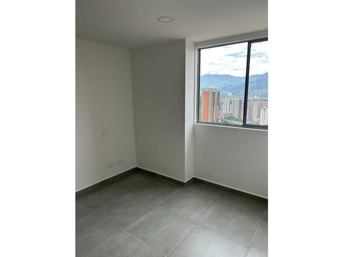 Apartamento de 3 alcobas en venta en Loma De San Jose, Sabaneta, 67 m² · foto 10 de 15