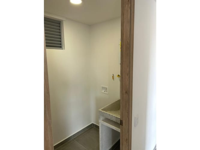 Apartamento de 3 alcobas en venta en Loma De San Jose, Sabaneta, 67 m² · foto 15 de 15