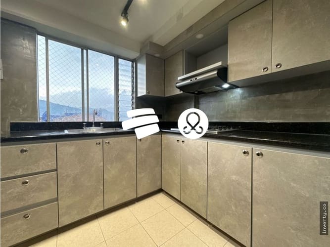 Apartamento de 3 alcobas en venta en El Poblado, Medellín, 64 m² · foto 2 de 13