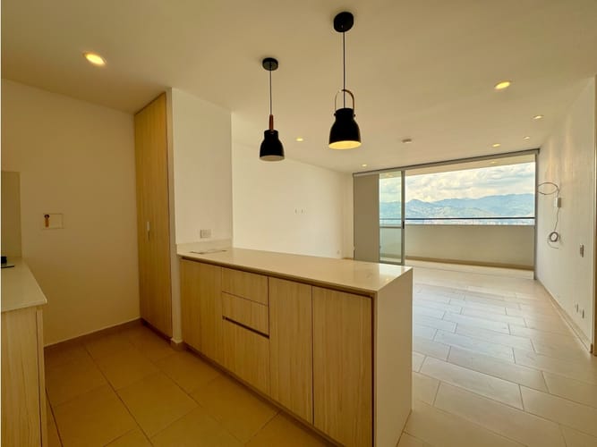 Apartaestudio en venta en Loma De Los Gonzalez, Medellín, 55 m² · foto 2 de 24