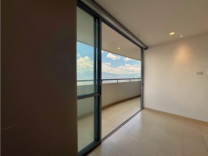 Apartaestudio en venta en Loma De Los Gonzalez, Medellín, 55 m² · foto 12 de 24