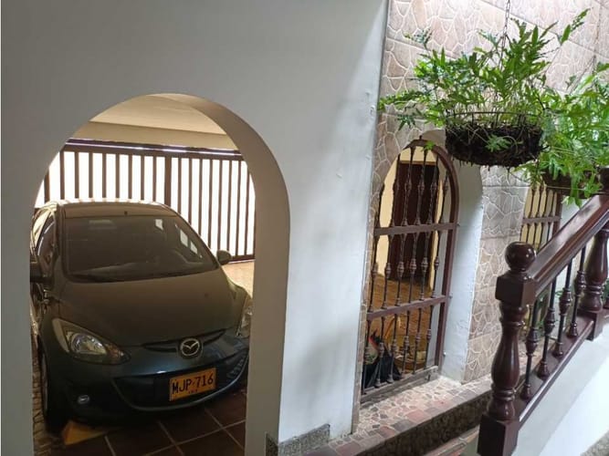 Casa de 4 alcobas en venta en Ciudad Jardin, Cali, 500 m² · foto 22 de 24