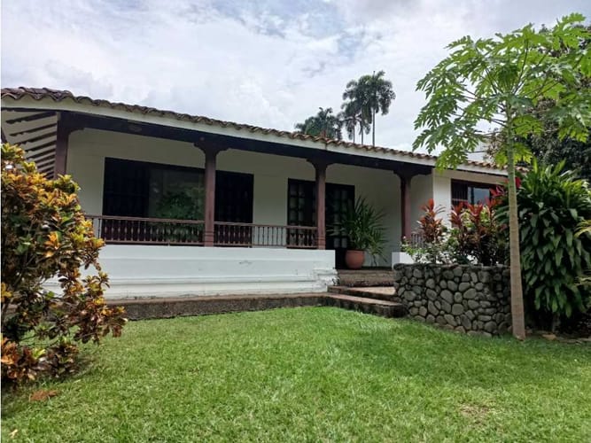 Casa de 4 alcobas en venta en Ciudad Jardin, Cali, 500 m² · foto 23 de 24