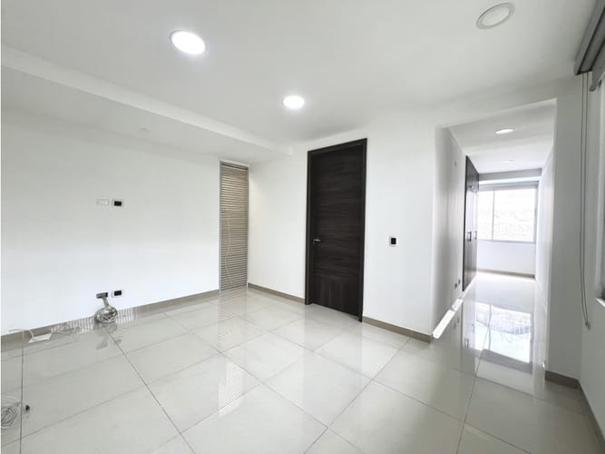 Casa de 5 alcobas en venta en La Flora, Cali, 380 m² · foto 2 de 24