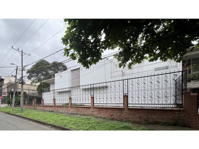 Casa de 5 alcobas en venta en La Flora, Cali, 380 m² · foto 3 de 24