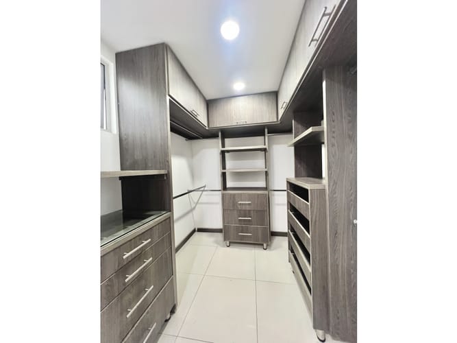 Casa de 5 alcobas en venta en La Flora, Cali, 380 m² · foto 5 de 24