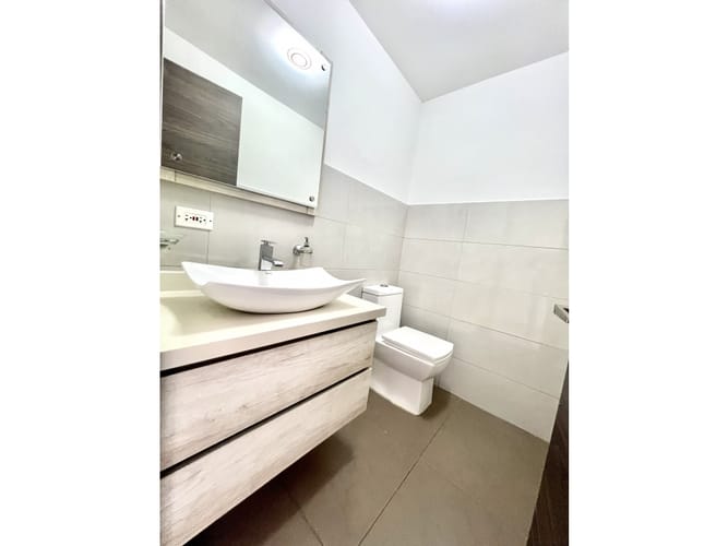 Casa de 5 alcobas en venta en La Flora, Cali, 380 m² · foto 12 de 24