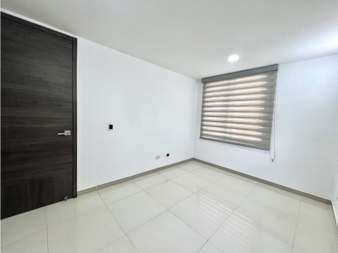 Casa de 5 alcobas en venta en La Flora, Cali, 380 m² · foto 19 de 24