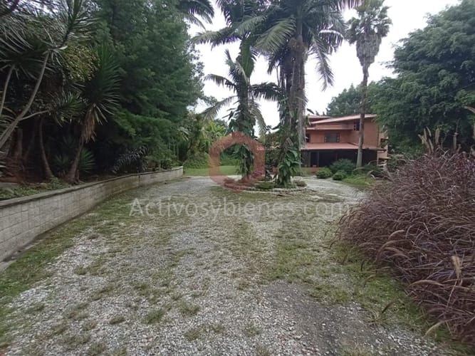 Casa de 9 alcobas en arriendo en Los Colegios, Rionegro · foto 2 de 22