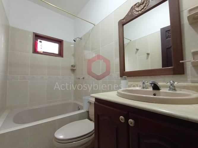 Casa de 9 alcobas en arriendo en Los Colegios, Rionegro · foto 17 de 22