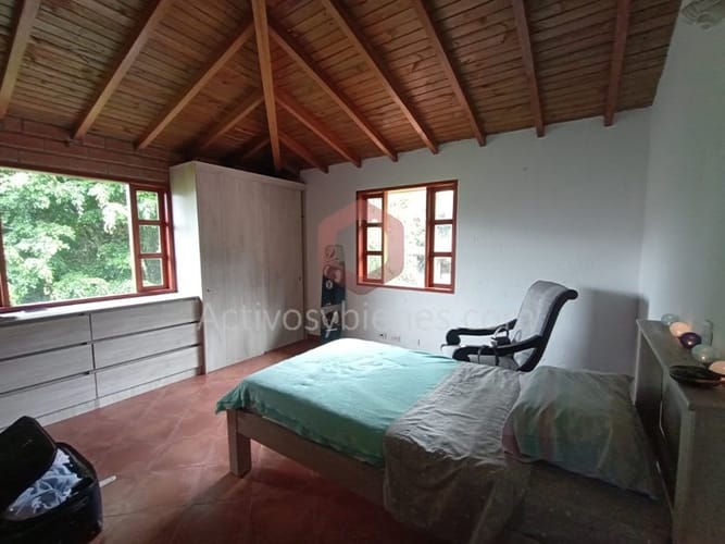 Casa de 9 alcobas en venta en Los Colegios, Rionegro · foto 13 de 24