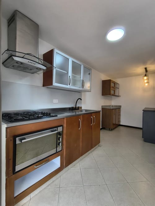 Apartamento de 3 alcobas en arriendo en Los Alcazares, Medellín, 100 m² · foto 6 de 10