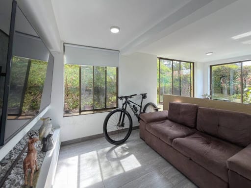 Casa de 3 alcobas en venta en Las Antillas, Envigado, 234 m² · foto 8 de 24